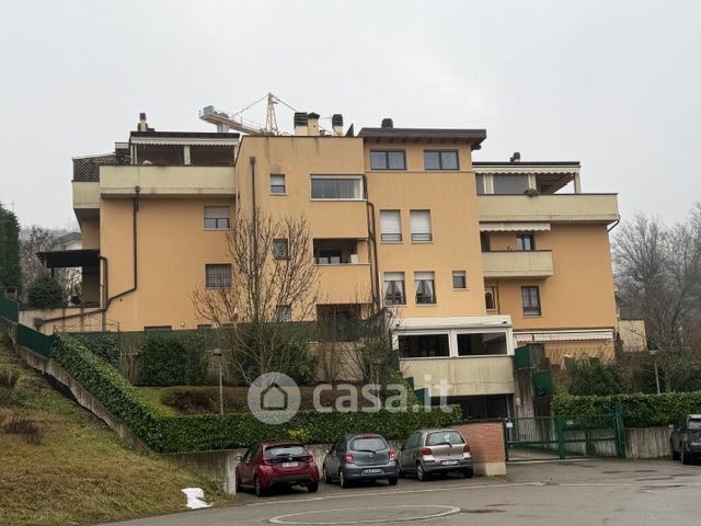Box/posto auto in residenziale in Via Rodolfo Morandi
