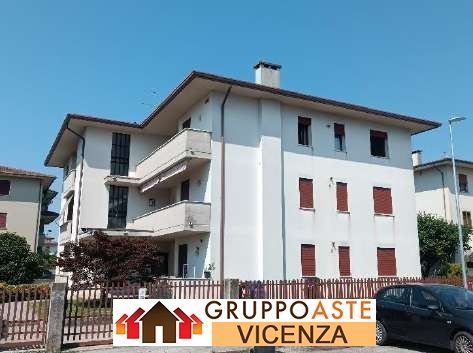 Appartamento in residenziale in Via Pergolesi 9