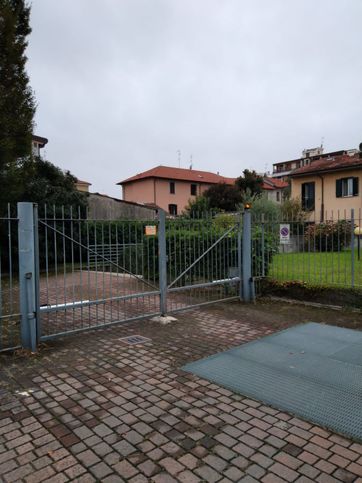 Garage/posto auto in residenziale in Via Libertà