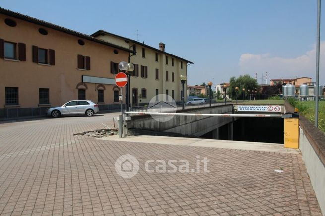 Garage/posto auto in residenziale in Viale Duca degli Abruzzi 112