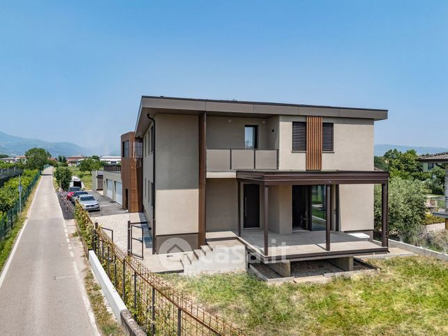 Appartamento in residenziale in Via della Campagna
