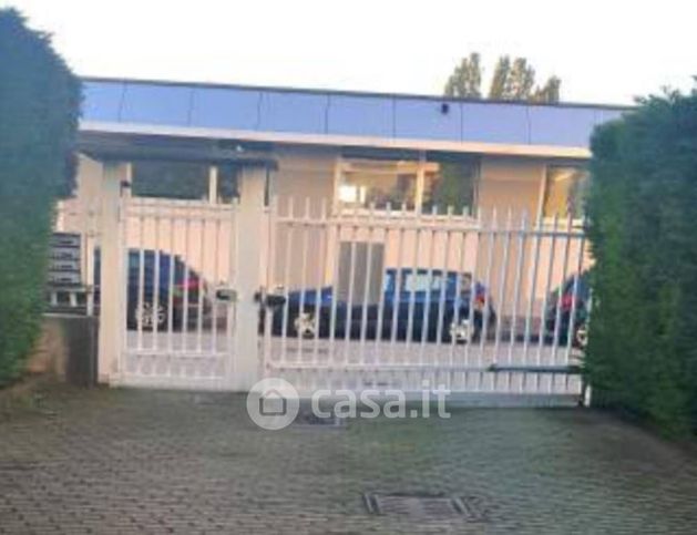 Garage/posto auto in residenziale in Via Rosolino Pilo 31