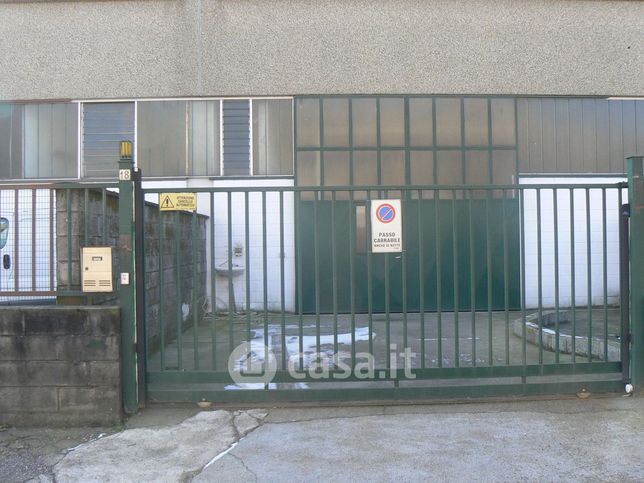 Capannone in commerciale in Via Enrico Rondanini