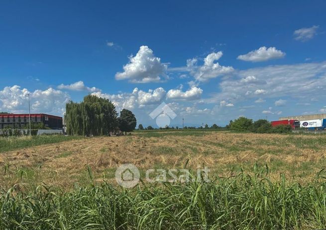 Terreno edificabile in residenziale in Strada Provinciale 64