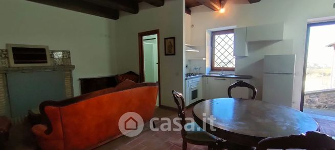 Appartamento in residenziale in Via Tuscolana 34