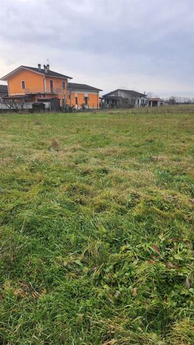 Terreno agricolo in commerciale in Strada Statale 10 Padana Inferiore