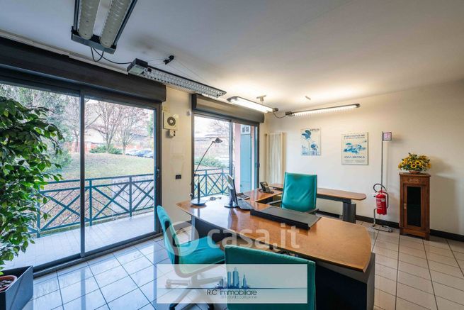 Ufficio in commerciale in Via G. Marconi