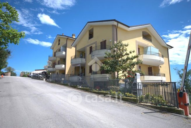 Appartamento in residenziale in Via G. de Vincentis 2