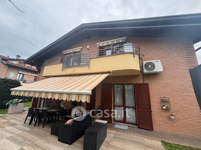 Villa in residenziale in 