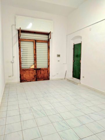 Capannone in commerciale in Via XXV Aprile
