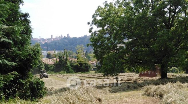 Terreno agricolo in commerciale in 