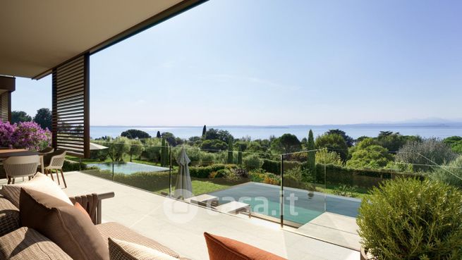 Villa in residenziale in Via Peschiera