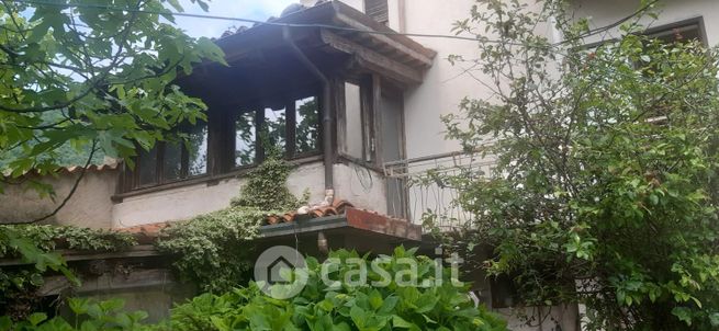 Casa indipendente in residenziale in Priabona
