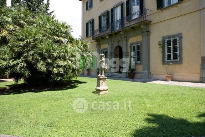Villa in residenziale in Via A. Manzoni