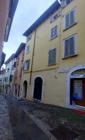 Appartamento in residenziale in Via Stretta Castello 35