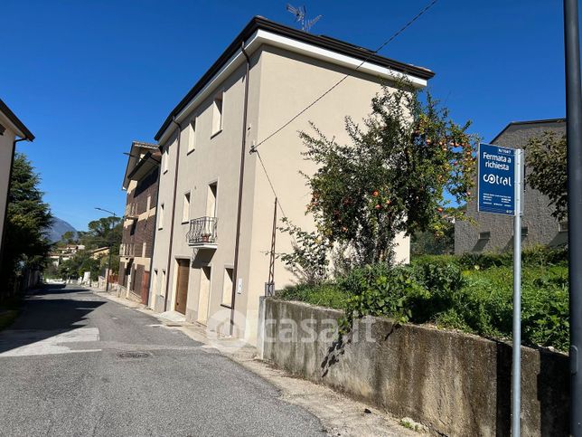 Casa indipendente in residenziale in Contrada pescina 29