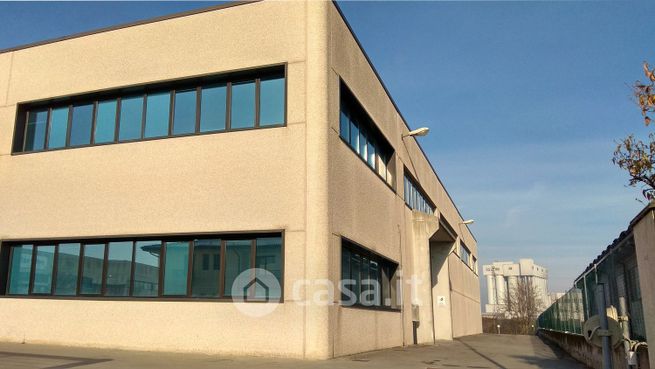 Capannone in commerciale in Viale Produzione 16