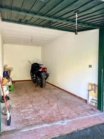 Garage/posto auto in residenziale in Via Costamezzana 4