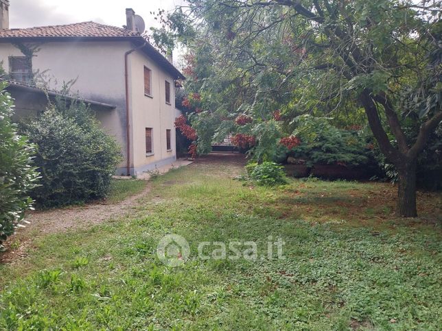 Casa indipendente in residenziale in Via della Roggia 36