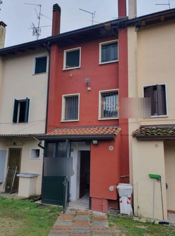 Villetta a schiera in residenziale in Via Pisana