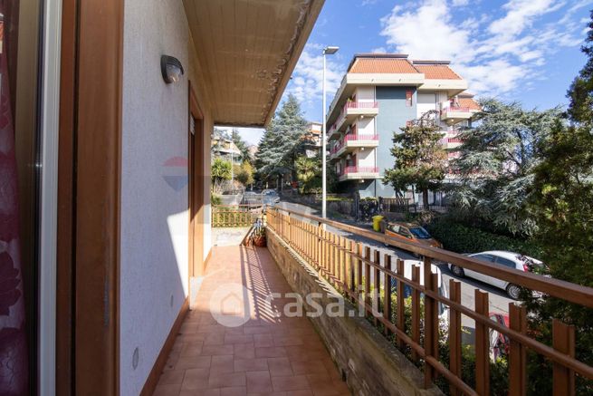 Appartamento in residenziale in Via Serao Matilde 4