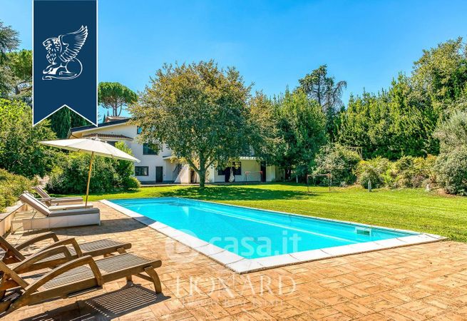 Villa in residenziale in 