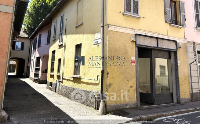 Negozio/locale commerciale in commerciale in Via Roma 39