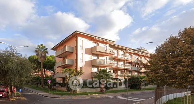 Appartamento in residenziale in Via Ischia