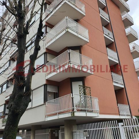 Appartamento in residenziale in Viale Vittorio Alfieri