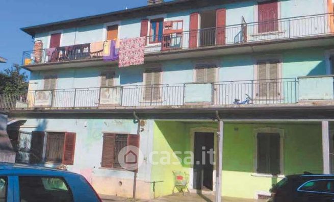 Casa bi/trifamiliare in residenziale in Via Papa Giovanni XXIII 42