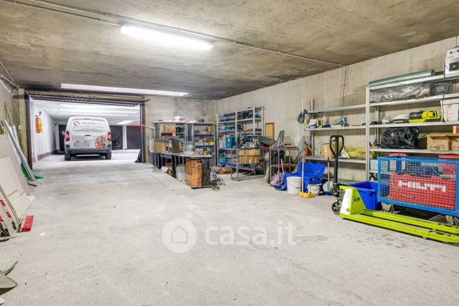 Box/posto auto in residenziale in Via del Chisso 4