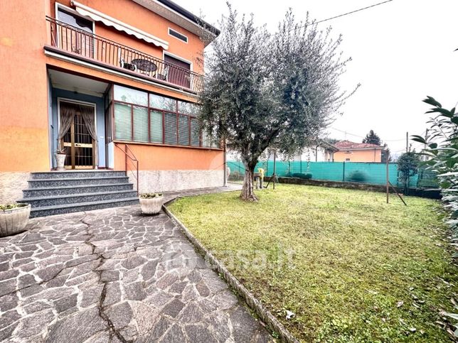 Appartamento in residenziale in Via Urini 60