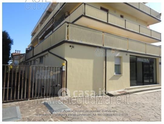 Ufficio in commerciale in Via Giuseppe di Vittorio 12