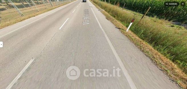 Terreno agricolo in commerciale in SP7
