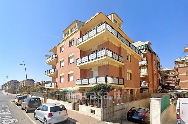 Appartamento in residenziale in Lungomare Duca degli Abruzzi 40