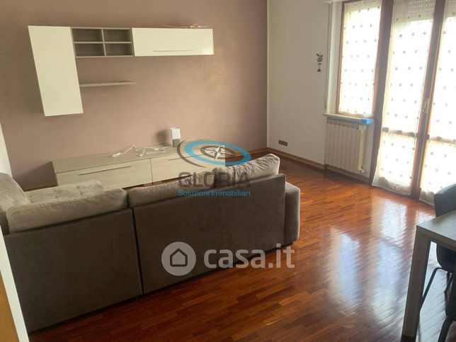 Casa indipendente in residenziale in 