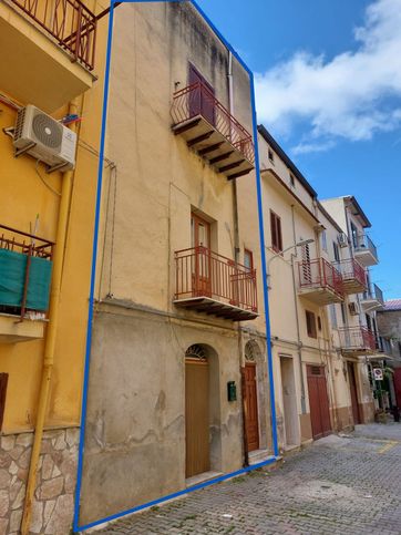 Casa indipendente in residenziale in Via Giovanni Amendola 1
