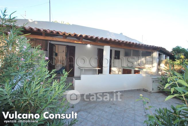 Appartamento in residenziale in Strada Comunale Vulcano Porto 6