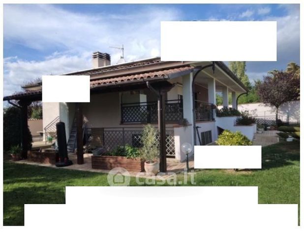 Villa in residenziale in Via Ettore Majorana 35