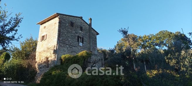 Casa indipendente in residenziale in Via Petrosa