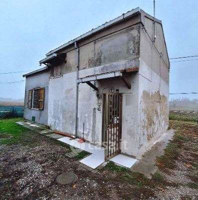 Casa indipendente in residenziale in Via Lidi Ferraresi