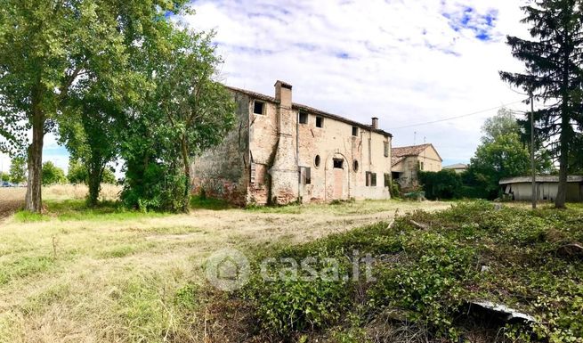 Casa indipendente in residenziale in 