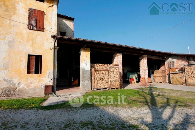 Casa indipendente in residenziale in Via Sega 64