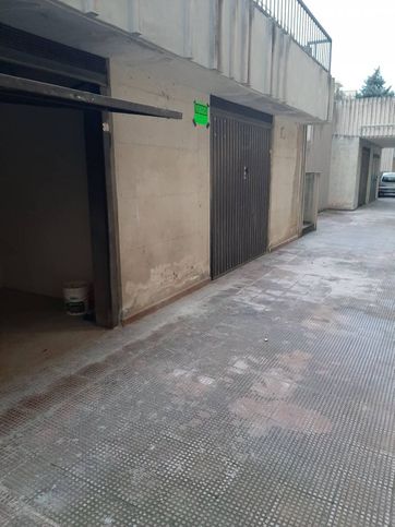 Garage/posto auto in residenziale in Via Roma