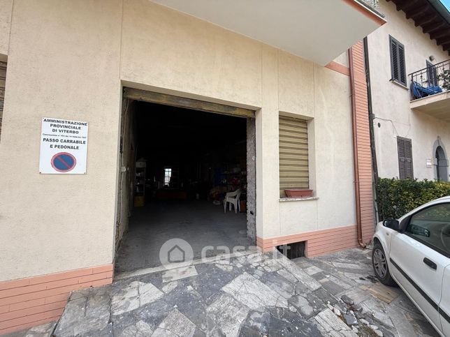 Garage/posto auto in residenziale in Via Roma 131