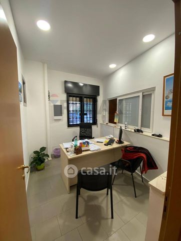 Ufficio in commerciale in Via San Tommaso D'Aquino 6