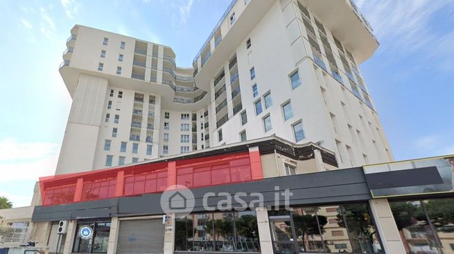 Ufficio in commerciale in Via Adolfo Omodeo 49