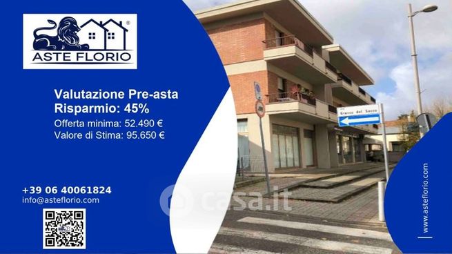 Ufficio in commerciale in Via Senese 76