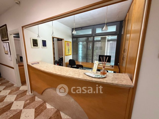 Ufficio in commerciale in Piazzale Paolo Teggia