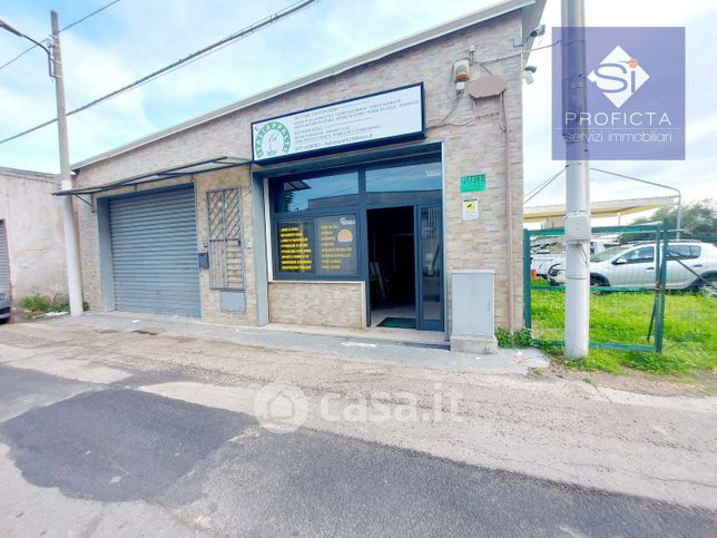 Capannone in commerciale in Via Giuseppe Speziale